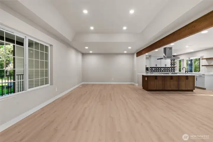 Bright and open lots of room to entertain!