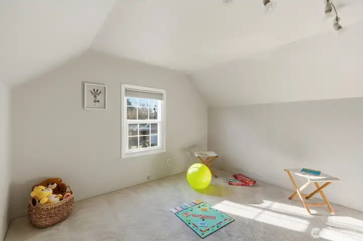 Upper Level 4th Bedroom