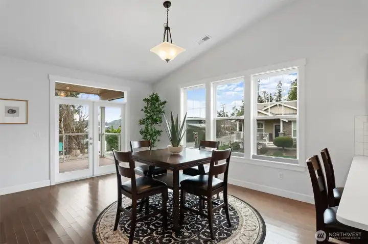 Enjoy your meals with views of the bay, islands and mountains.