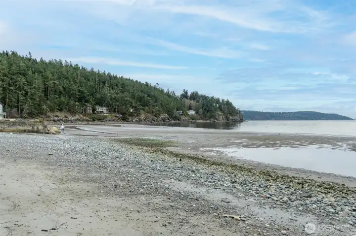 Launch your kayaks or go for a lovely stroll.