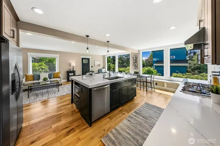 Gas range, stainless appliance and double oven!