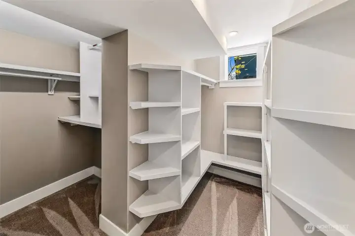Walk in closet