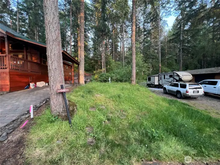 10 SUNSET LOOP 3103 SQFT LOT READY FOR YOUR RV OR PARK MODEL