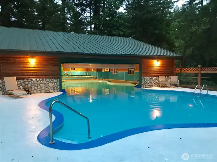 INDDOR/OUTDOOR POOL