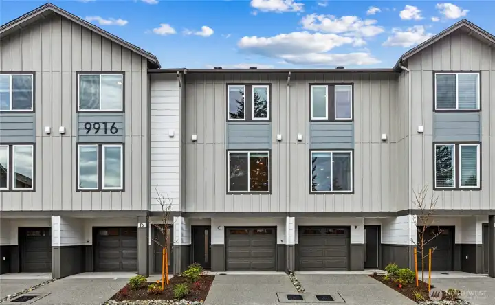 Photos are for representation only.  Features, colors, and selections may differ from photograph. See site agent for details.