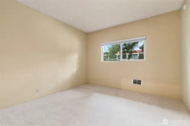 Primary bedroom unstaged.