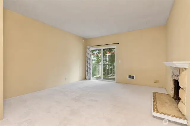 Living area unstaged.