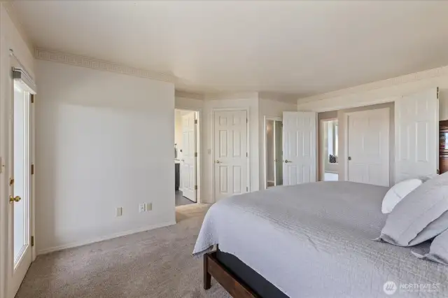 Primary suite with walk in closet.