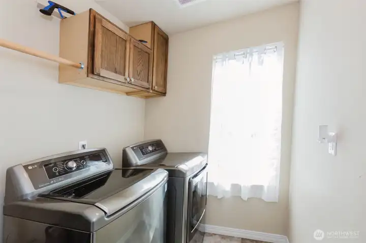 Laundry room Upstairs
