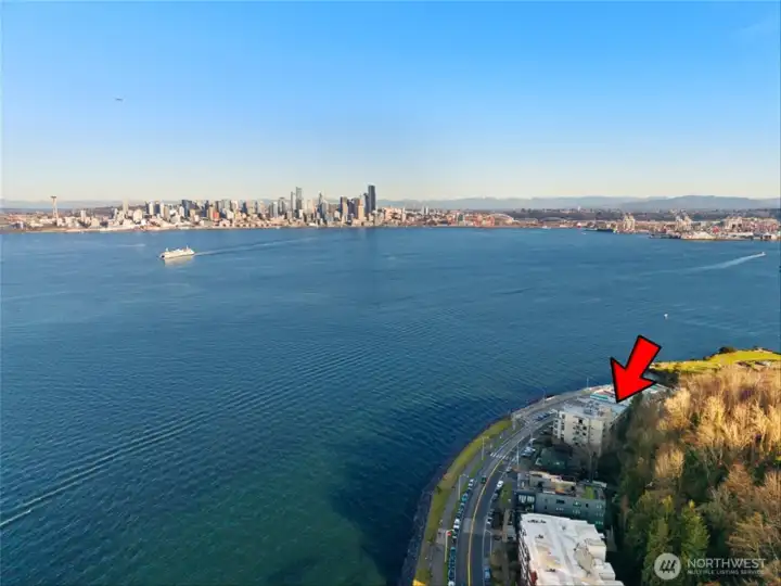 Ideally situated on “the curve,” where Harbor seamlessly transitions into Alki Avenue SW, this location offers breathtaking 180-degree panoramic views from east to west! Enjoy the convenience of being just a short stroll to the Water Taxi and Lumen Field, while soaking in the beauty of your surroundings every day.