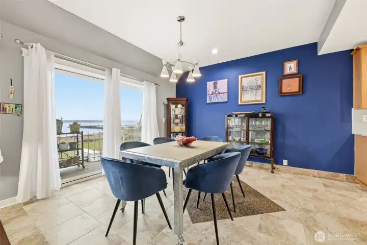 Dining room with balcony