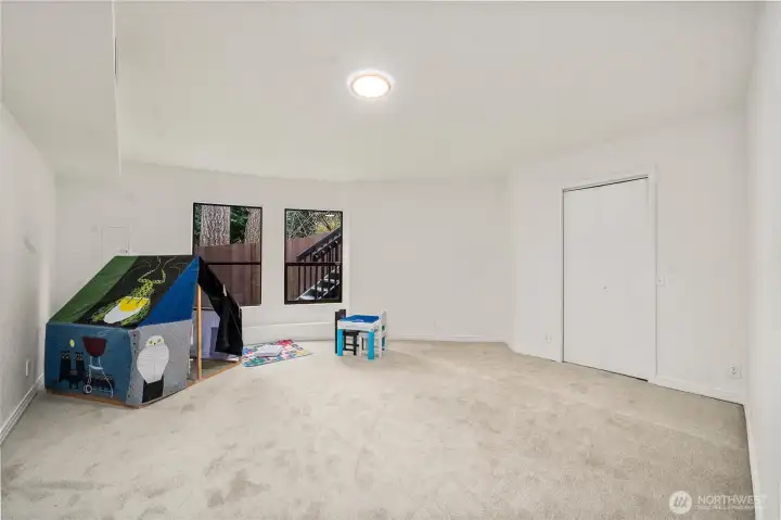 Additional room/bedroom downstairs