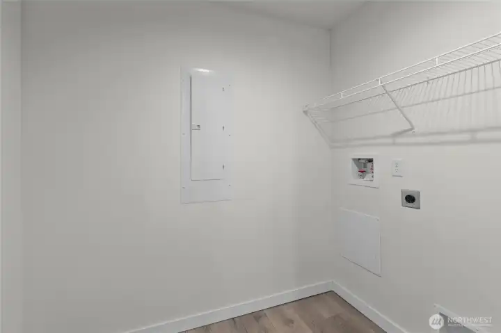 LAUNDRY ROOM / PANTRY