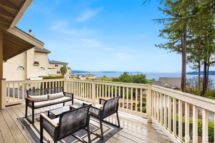 Al Fresco dining at it's best!