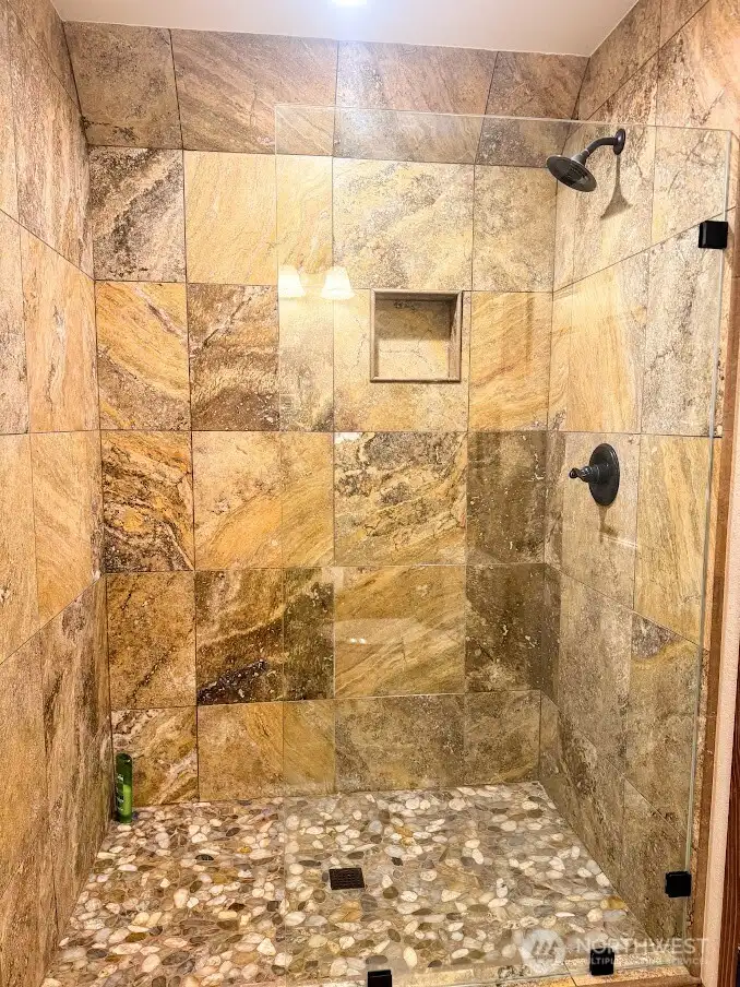 AMAZING primary shower!