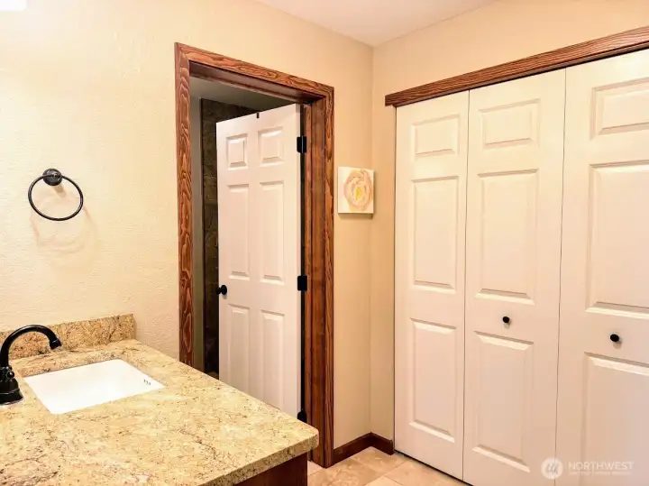 Primary bath sink/closet area