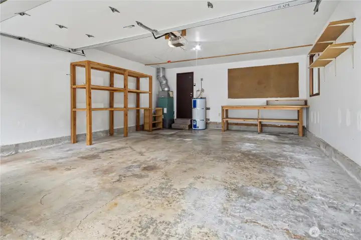 Spacious garage!