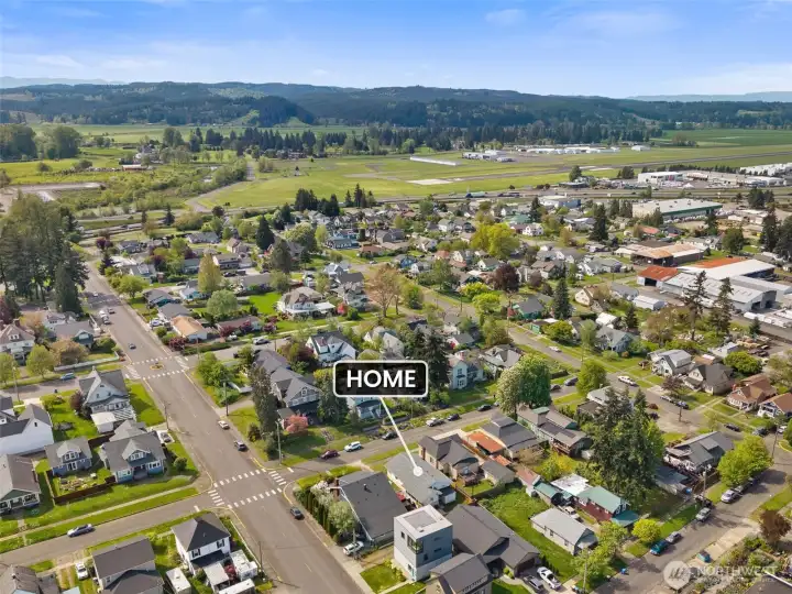 Perfect location, great for shopping and commuting.