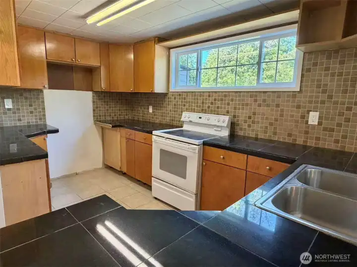 Lower floor kitchen