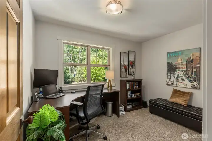 Office / flex extra room.
