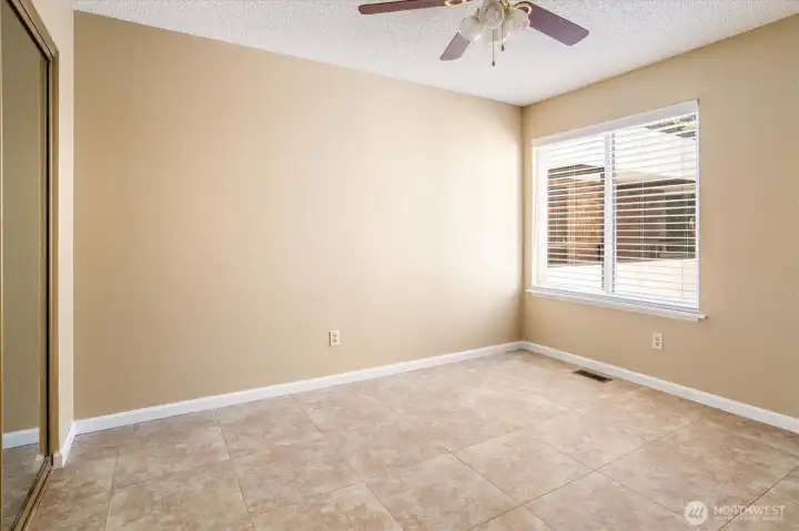 Additional bedroom/office.