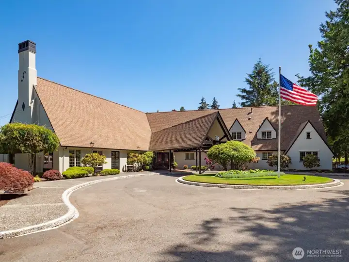 Front view of the iconic Glen Acres clubhouse.