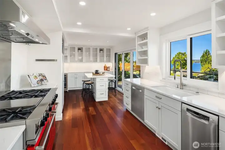 Kitchen with views Kitchen with views