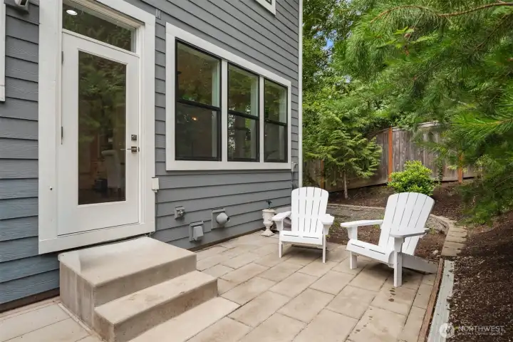 Private back patio for sitting under the stars. Private back patio for sitting under the stars.