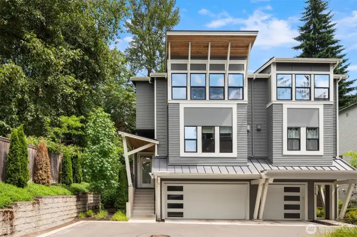 Beautifully appointed one owner home in excellent condition Beautifully appointed one owner home in excellent condition