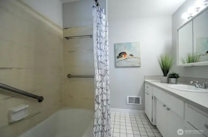 Main full bath Main full bath