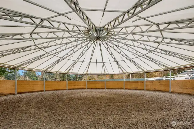 Covered Round Pen, NEW