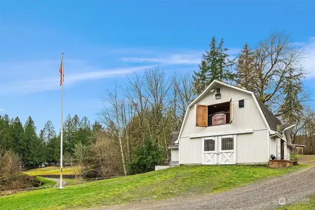 4 stall with heated tack room and clean hay loft with heated wash rack