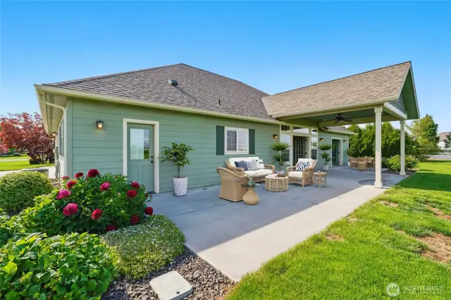 Virtually staged patio