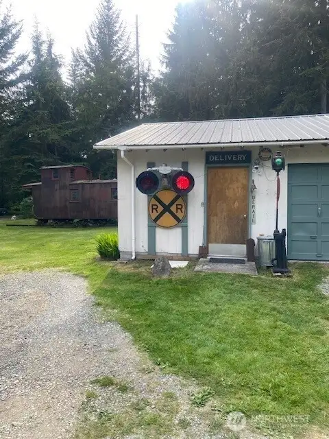 Real functioning railroad lights adding to the fun of this property!