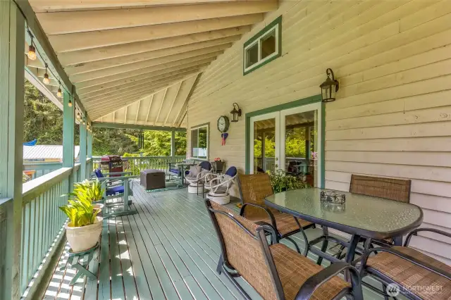 Upper tiered deck.