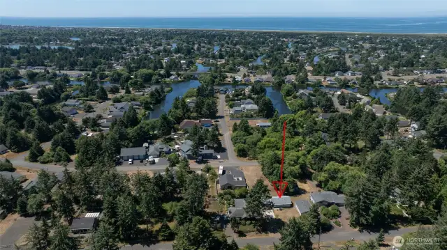 To the West of the property lies Lake Minard and the beautiful ocean.