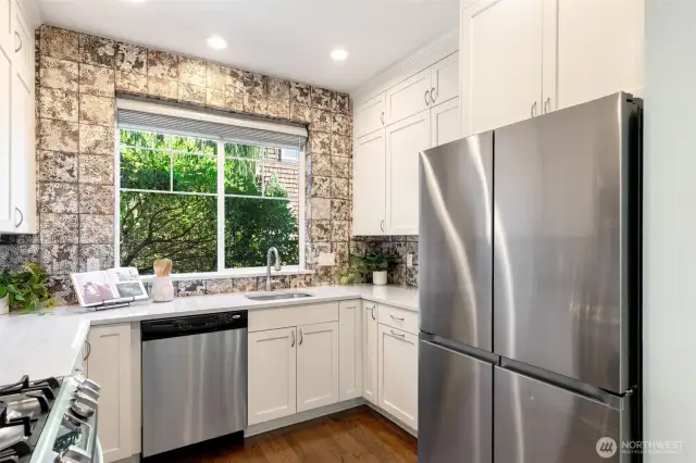 Upgraded stainless appliances