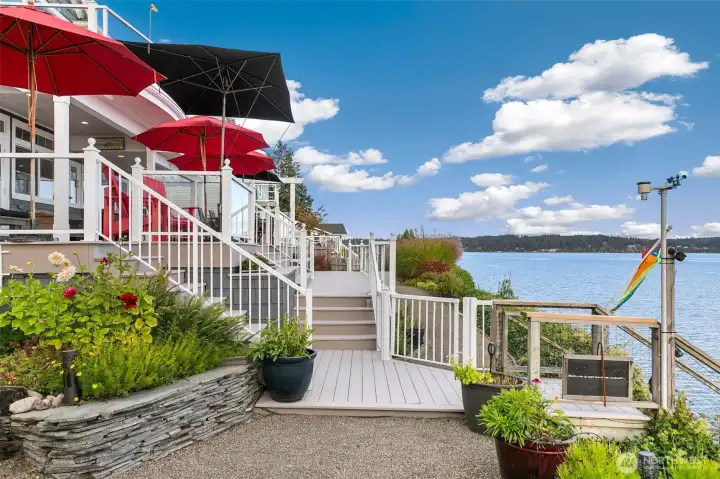 Stairs down to the beach from the deck.
