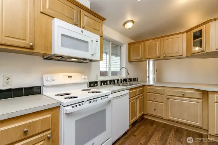 All appliances stay!