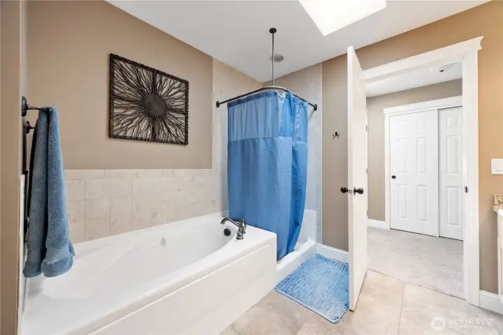3rd floor en suite primary bath 3rd floor en suite primary bath