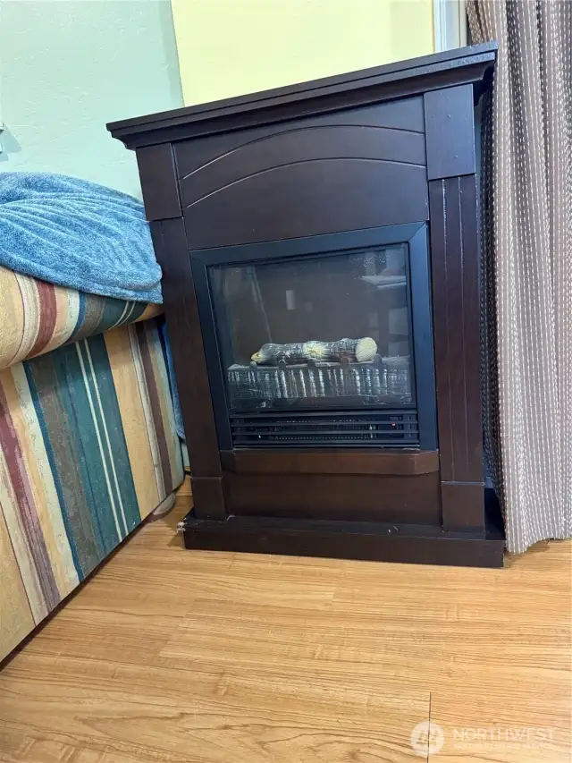 Electric fireplace