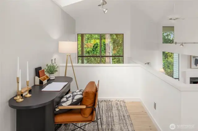 Office area one level up. This is a versatile space.