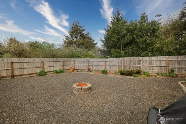 Back yard w/ firepit