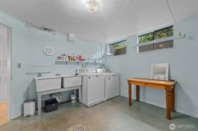 XXL Laundry Room w/Laundry Shoot!