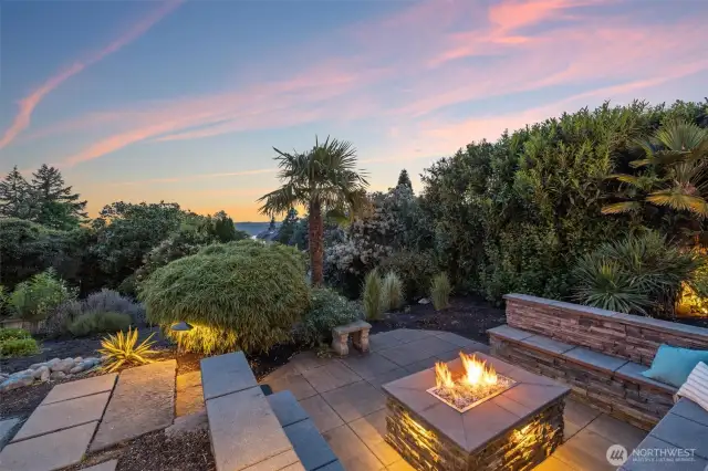 Snuggle Up & Enjoy the Gas Plumbed Fire Pit