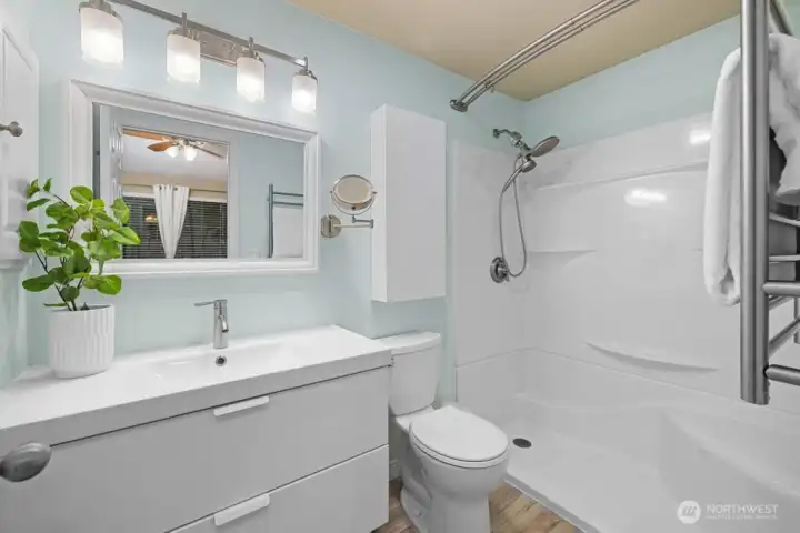 Primary Ensuite Bath