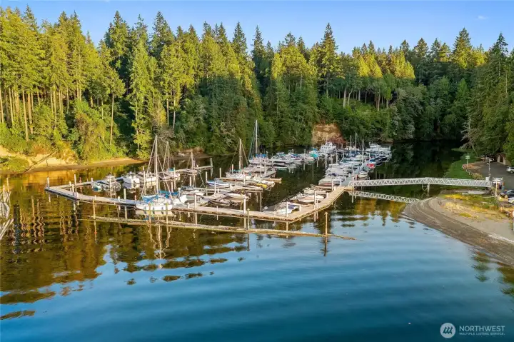 Hartstene Pointe Private Marina.