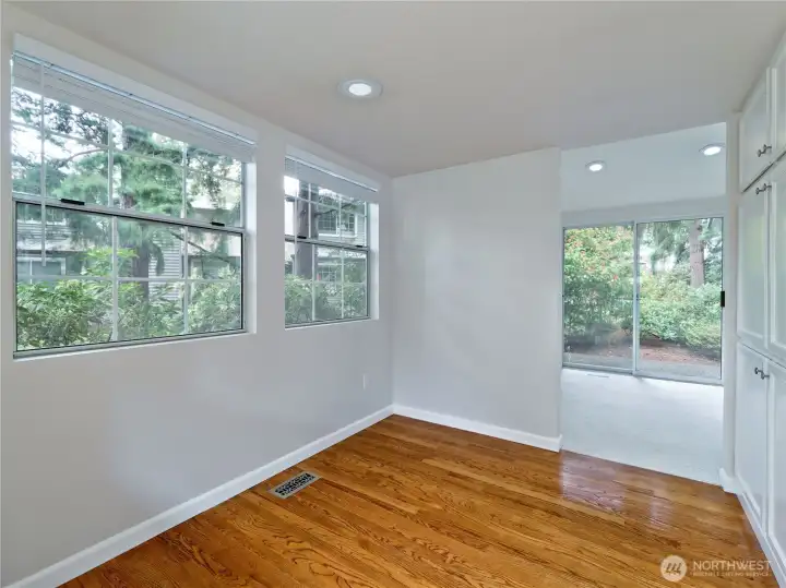 eating space in kitchen