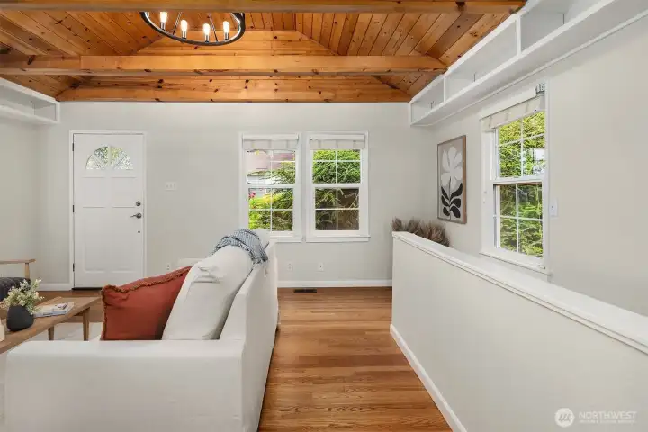 Open flow and lives larger than its SF