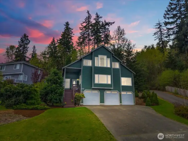 Large lot with plenty of parking.